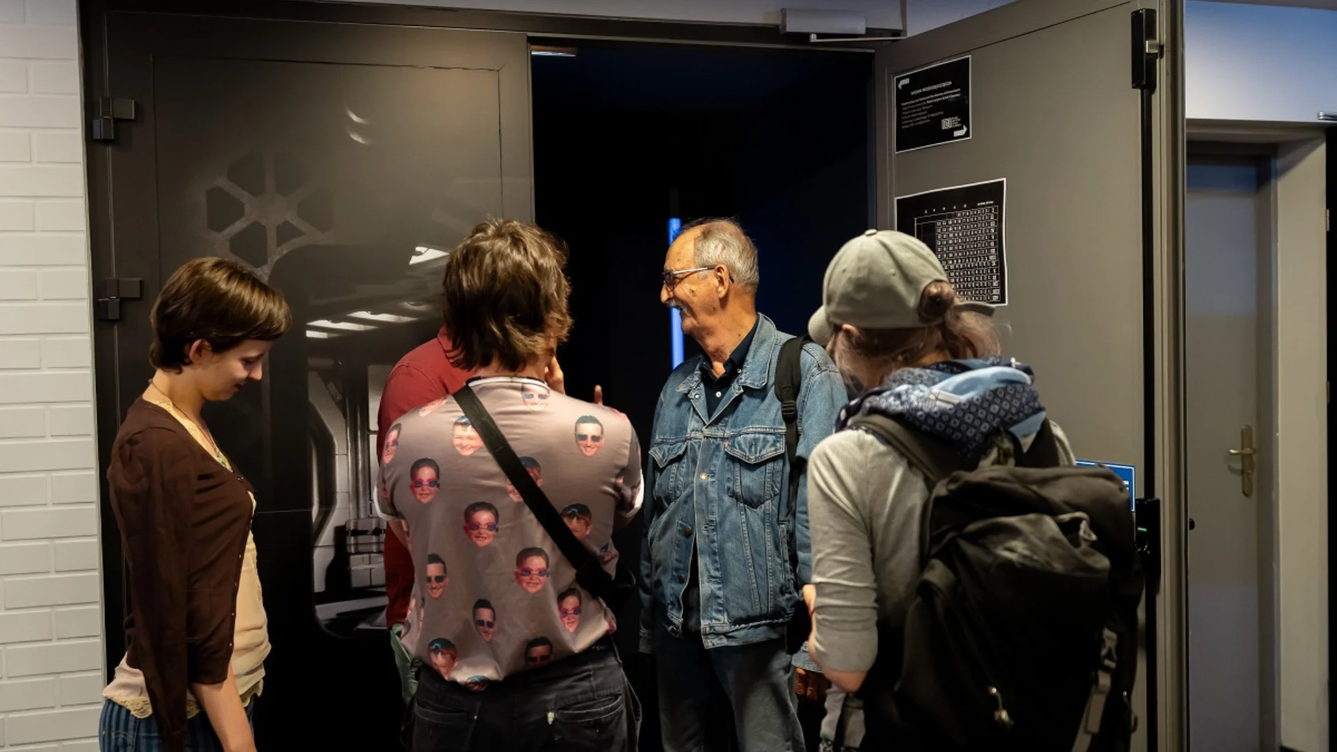 50na51_Kino Kosmos_11