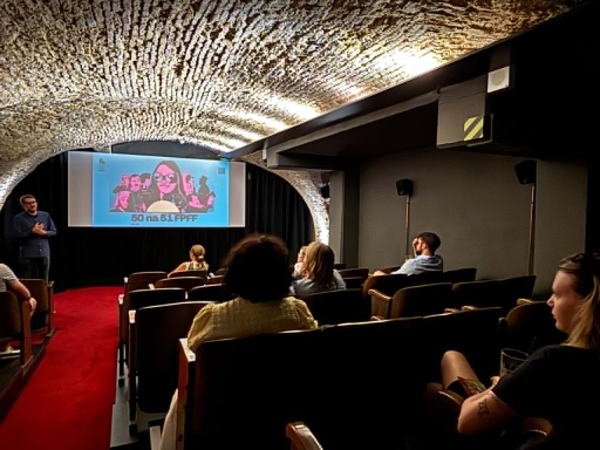 50na51_Kino Kameralne Cafe