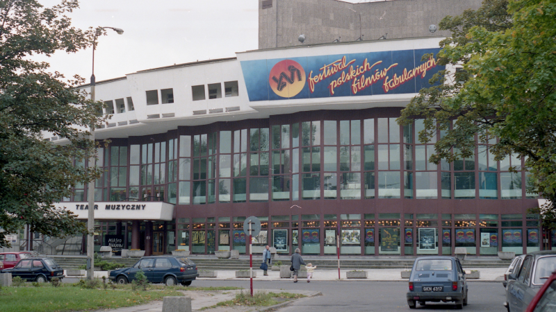 Teatr Muzyczny w Gdyni podczas 16. FPFF w 1991 roku